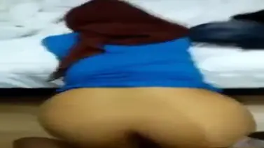 Jilbab Biru Indo Diajak Main di Kosan Brutal Sange Full HD